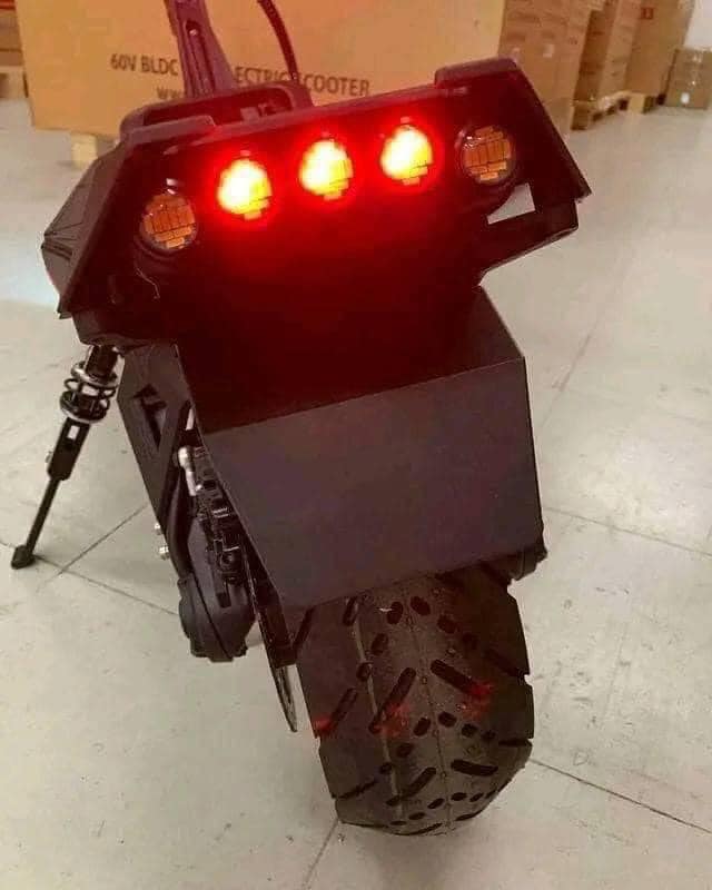 Palette mixte de trottinettes électriques de haute qualité (20 unités) - Image 3