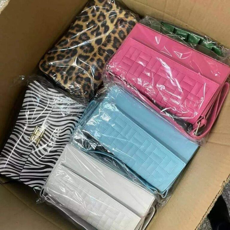 Wholesale Women’s Bags & Purses Pallet - Image 4