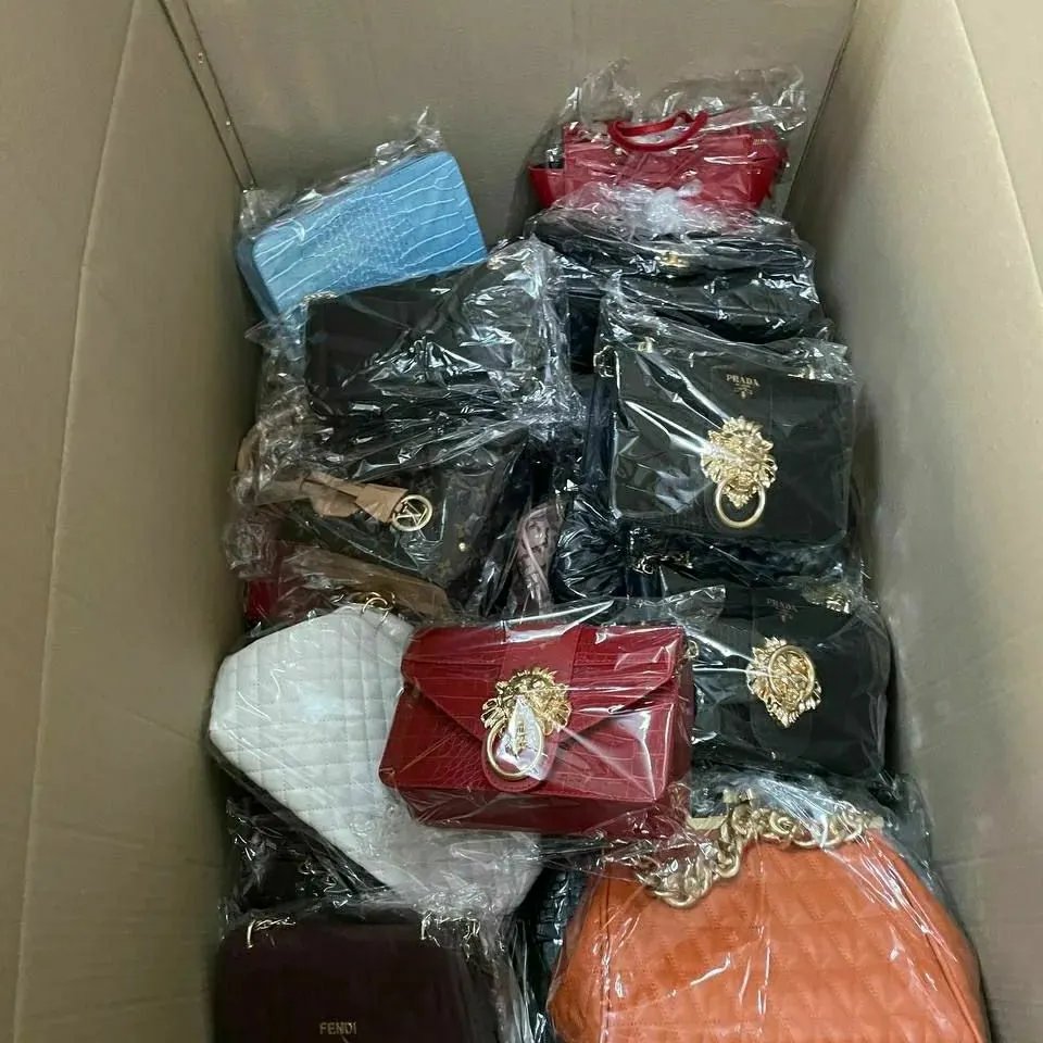 Wholesale Women’s Bags & Purses Pallet - Image 3